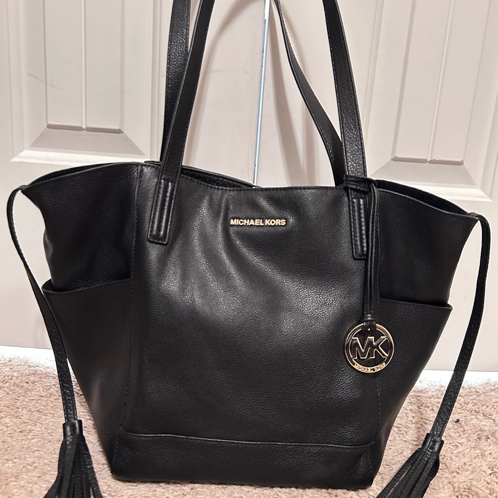 Michael Kors Large Leather Bag With Tassels And Gold Logo Trim
